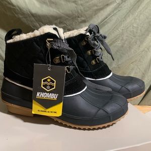 KHOMBU SIZE 7 but fits as a 6
